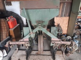 Sazeč brambor,proorávač+plečka v jednom