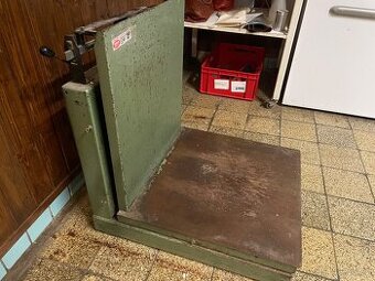 Váha kovová-do 200,-kg CEJCHOVANÁ a servisovaná