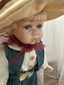 Porcelánová panenka