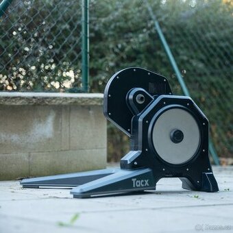 Cyklo trenažér Tacx Flux S Smart + Shimano Ultegra