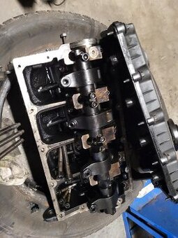 Hlava motoru 1.9 tdi pd