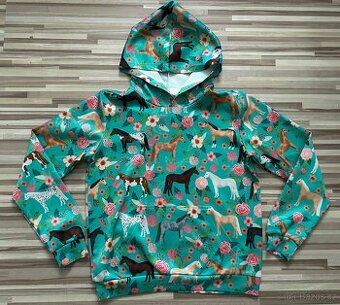 Nová mikina s koňmi