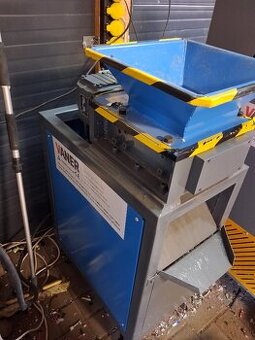 DVOUHŘÍDELOVÝ DRTIČ ODPADU