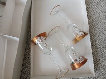 Sada šesti skleniček na víno