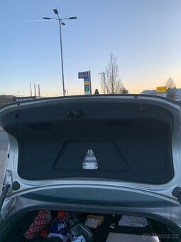 Koupím držák výstražného trojúhelníku Audi A6 C6