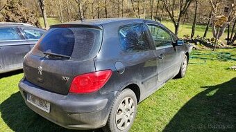 Peugeot 307 – 1.4 65 kW – 3 dveře – 2005 – na ND / celek