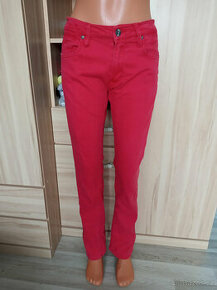 červené džíny, zn.Lwister