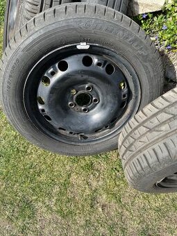 Letní pneu 185/60 R15 včetně disků