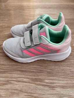 Dětské sportovní tenisky Adidas vel.33
