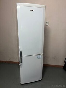 Kombinovaná lednice s mrazákem BEKO viz. foto