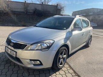 Prodám Kia Ceed 1,6i 92kW kombi, rok 2010