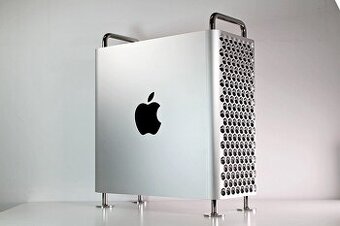 Apple Mac Pro 7.1 v top konfiguraci.