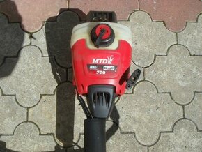 Křovinořez, sekačka, motorová kosa MTD 790