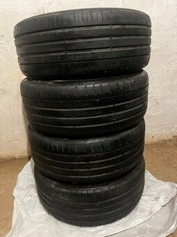 Pneu 225/50 R17 - 1
