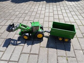 Bruder 03155 Traktor John Deere a přívěsem