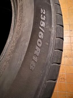 Leni pneu 235/60 R18 sada