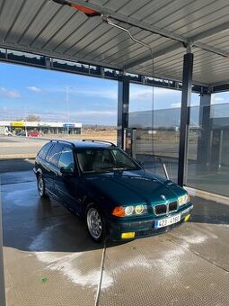 BMW E36 320i