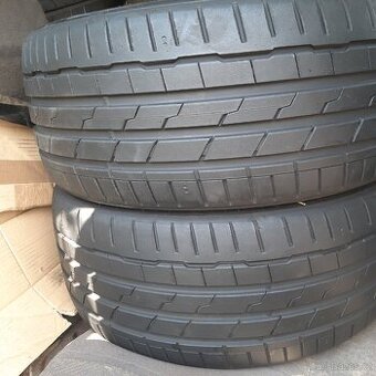 235/40/19 Hankook 2ks 7mm letni na Tesla ID