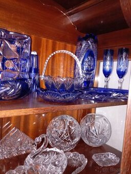 Broušené sklo, kobaltové, rubínové a křišťálové