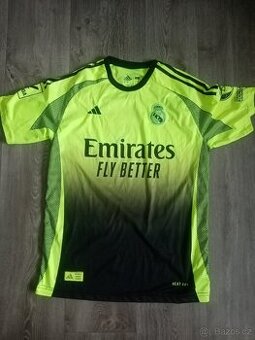 Real Madrid dres Mbappe