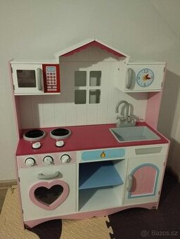 dětská kuchyňka, dřevěná