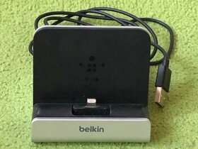 Lightning nabíjecí stojánek pro iPhone