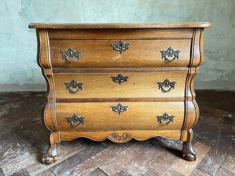 Dřevěná retro komoda