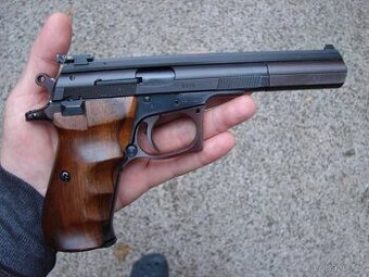 CZ 83 JANE 22 LR SE 4. ZÁSOBNÍKY A ZÁVITEM NA ÚSTÍ HLAVNĚ