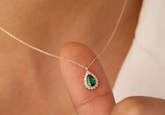 Elegantní řetízek s přívěskem