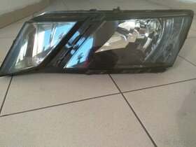 Levý přední halogenový světlomet ŠKODA Octavie III