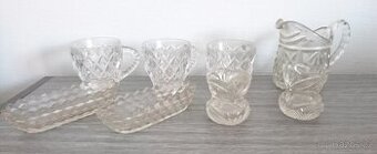 Různé skleněné pohárky, skleničky