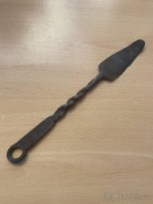 Litinová lopatička