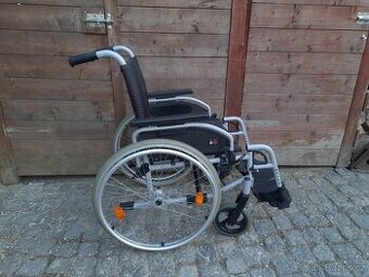 Invalidní vozík