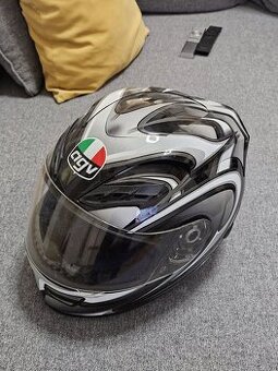 Prodám starší integrální helmu AGV