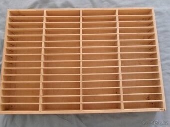 Zásobník na 60 MC kazet.