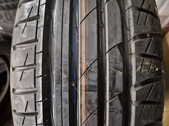 205/60 R16 NOKIAN (8mm) č.16091/b4 - 1