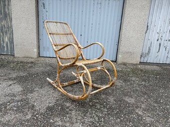 Ratanové houpací křeslo