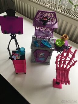 Dětský nábytek Monster High -Ateliér