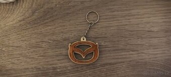 Stylová dřevěná klíčenka Mazda - "Evil M"