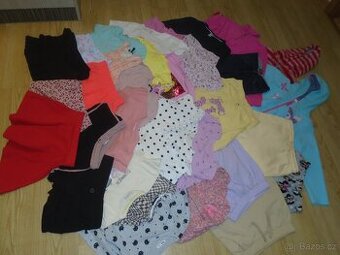 balík oblečení vel. 140 na slečnu