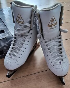 Brusle na krasobruslení Jackson