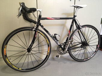 silniční kolo Cube