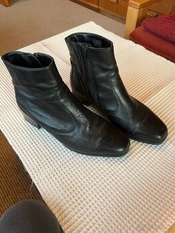 černé kožené kozačky zn.  Ara