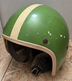 Stará helma kokoska