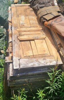 Prodám 130 let staré dveře cca 25 - 30 ks