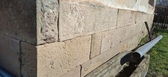 Pískovcová podezdívka top