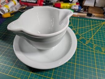 Omáčník porcelánový