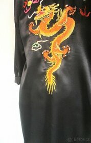 Černé saténové kimono přehoz čínský drak vzadu - 1