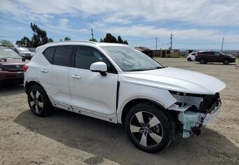 Volvo XC 40 T5 AWD Momentum