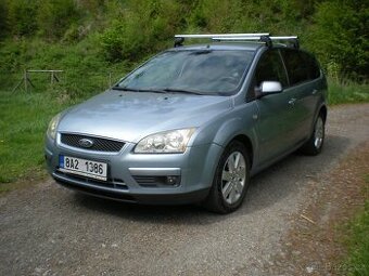 Ford Focus kombi 1,6 benzín